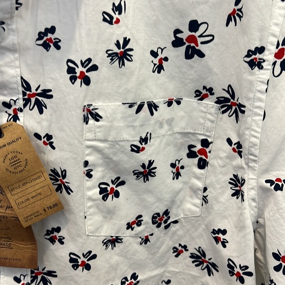Across the pond men's flowered button down shirt size medium NWT - Picture 7 of 8